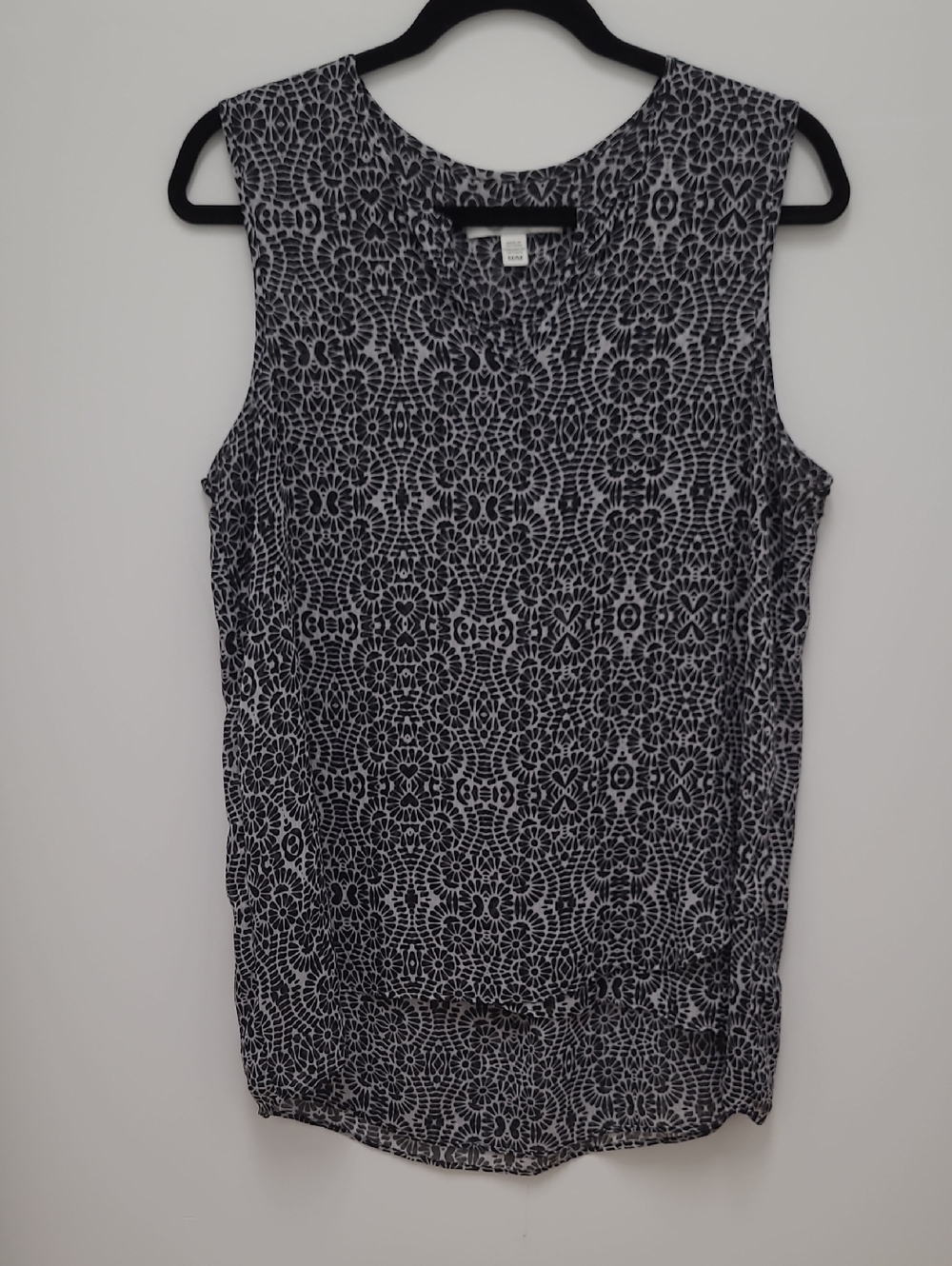 Christina Black & White Sleeveless Geometric Floral Print Camisole